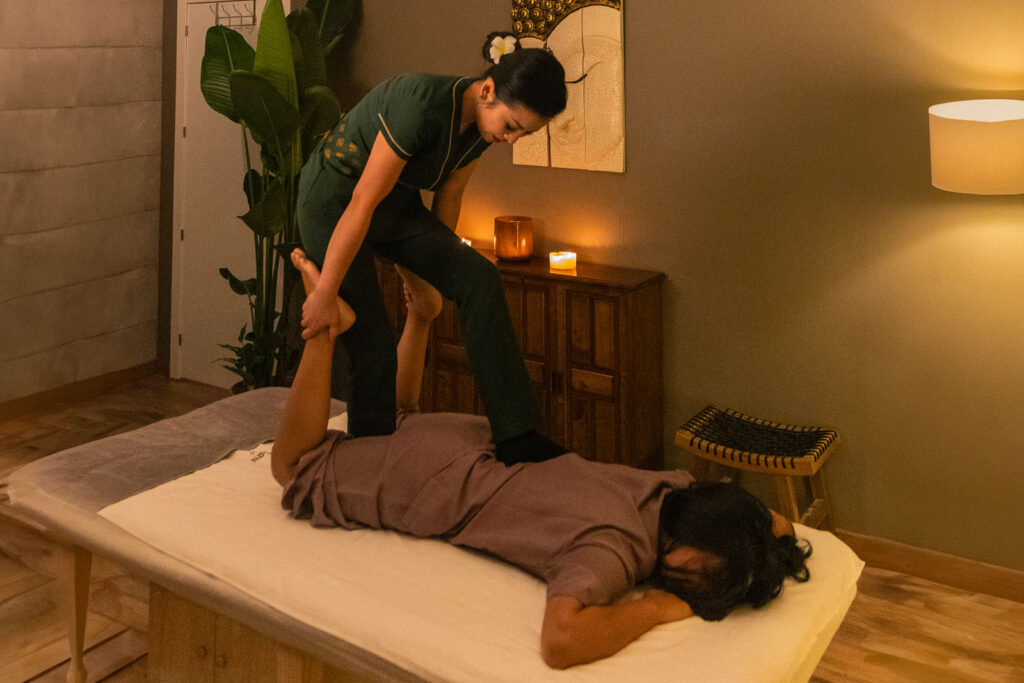 Masaje Thai tradicional - Thai Massage - Massatge thai Barcelona